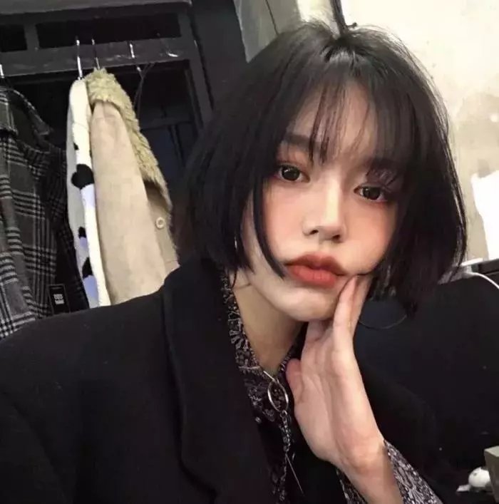 它在身后